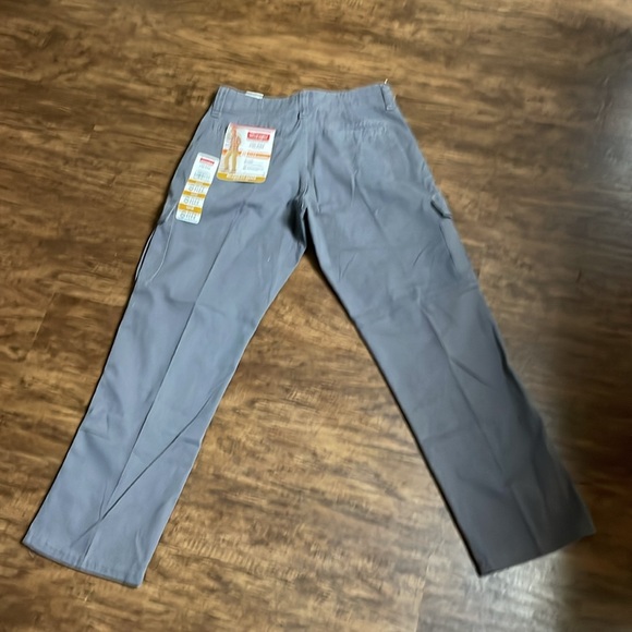 NWT Grey Wrangler Flex Cargo Relaxed Fit Pants. 30/30. - Picture 8 of 8